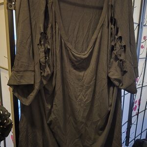 Torrid SLASHED SLEEVE TOP SIZE 6